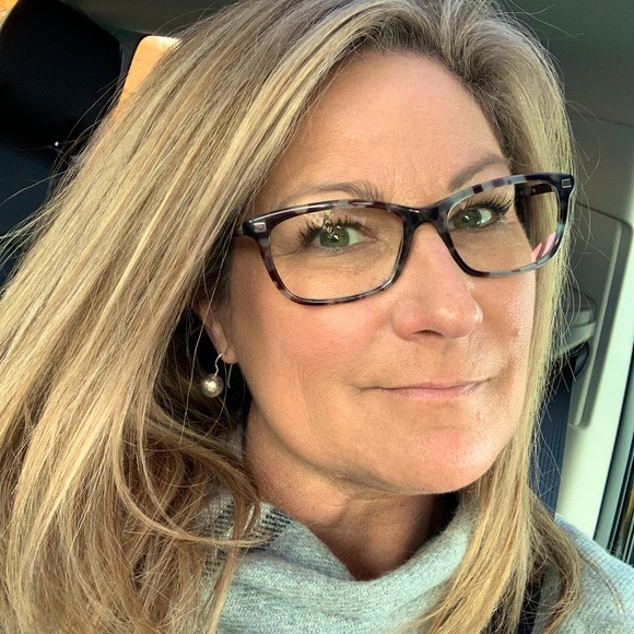 Meet your Posher, Christina - Picture 1 of 1